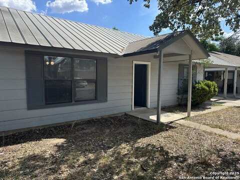 401 W Adams, Pleasanton, TX 78064