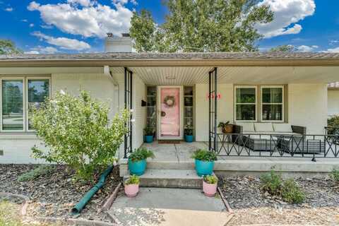 6301 Peach Tree Ln, Wichita, KS 67218
