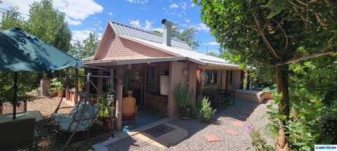 13 MAIN ST, Pinos Altos, NM 88053