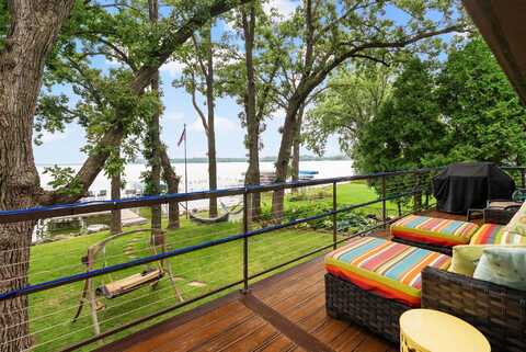 2071 Skyline Drive, Stoughton, WI 53589