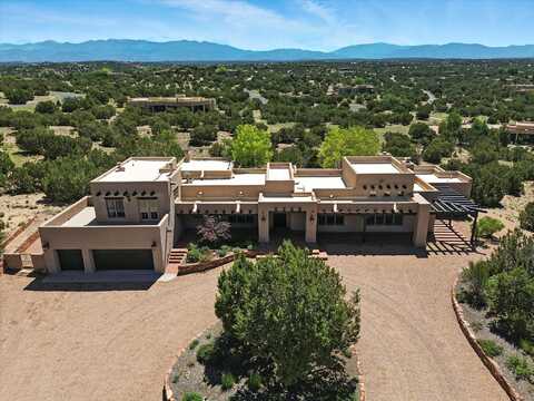 86 Estates Drive, Santa Fe, NM 87506
