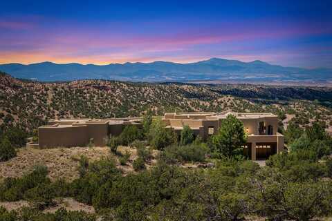 9 Lodge Circle, Santa Fe, NM 87506