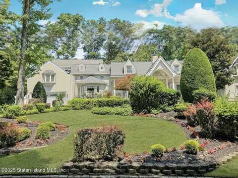 26 Highpoint Road, Staten Island, NY 10304