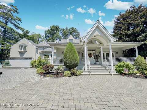 26 Highpoint Road, Staten Island, NY 10304