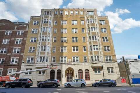 37 S Iowa Ave, Atlantic City, NJ 08401