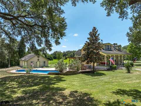 2020 S Knezek Road, Flatonia, TX 78941