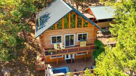5255 Griffin Lane, Medford, OR 97501
