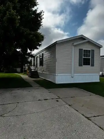 1045 Chateau, Monroe, MI 48161