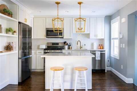 34 Stockholm Street, Newport, RI 02840
