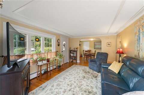25 Hillview Avenue, North Smithfield, RI 02896