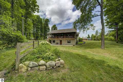 2625 Walton Road, Kingsley, MI 49649