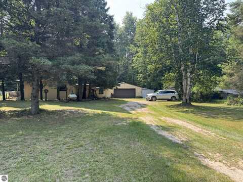 6350 E Cadillac Road, Falmouth, MI 49632