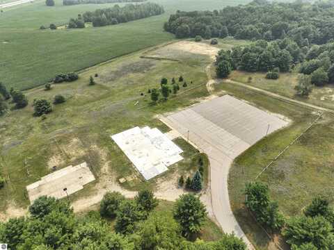984 Plett Road, Cadillac, MI 49601