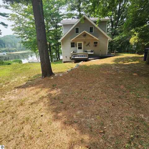 651 Connie Drive, Lake, MI 48632