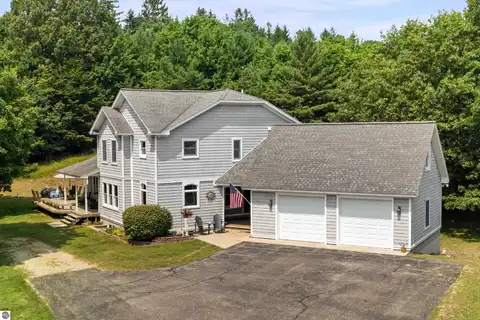 1682 Elm Road, Frankfort, MI 49635