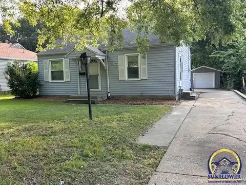 2032 SW Randolph AVE, Topeka, KS 66604