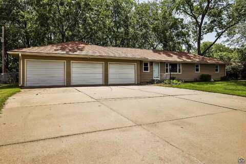 2512 SE Croco RD, Topeka, KS 66605