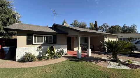 181 Berekeley Court, Tulare, CA 93274