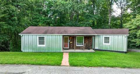 607 W Pine Circle, Wilkesboro, NC 28697