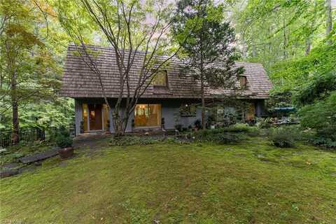 565 Knob View Drive, Winston Salem, NC 27104