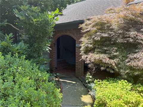 2326 Brandt Village, Greensboro, NC 27455