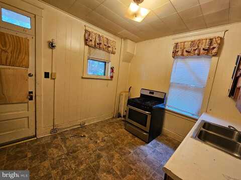 1949 ZARKER STREET, HARRISBURG, PA 17104