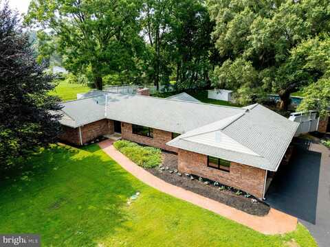 136 SCHOOLHOUSE LANE, GLEN MILLS, PA 19342