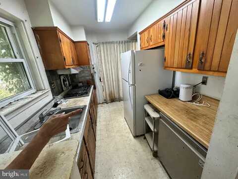 8416 RAVENWOOD ROAD, HYATTSVILLE, MD 20784