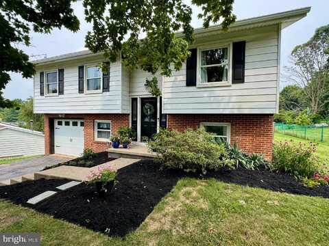 408 WEST DRIVE, BOALSBURG, PA 16827