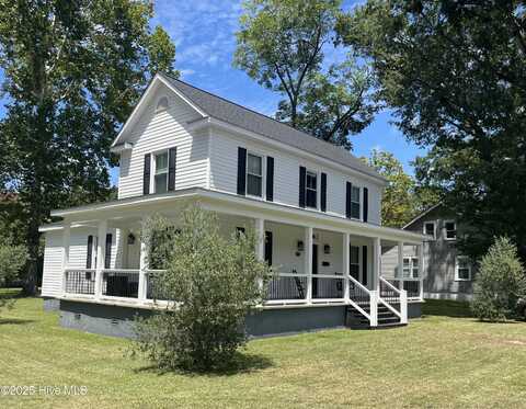 702 N Charlotte Street, Washington, NC 27889
