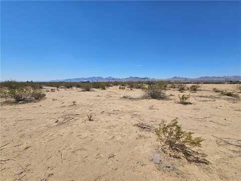 S Stewart Mountain Road, Golden Valley, AZ 86413