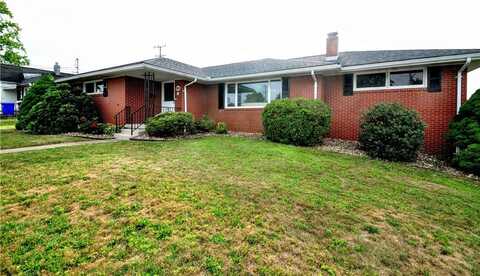 1168 Elm St, Monaca, PA 15061