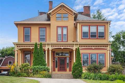 210 Maple Avenue, Edgewood, PA 15218