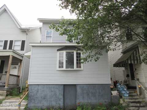 805 2nd Avenue, Altoona, PA 16602