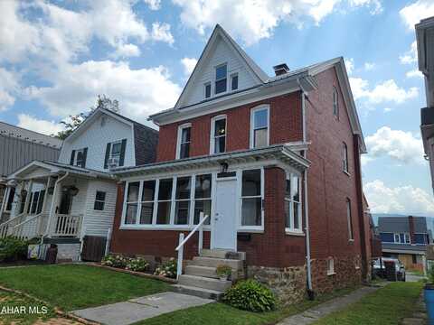 110 N 11th Avenue, Altoona, PA 16601