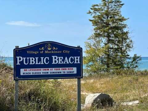 1602 Trails End Road, Mackinaw City, MI 49701