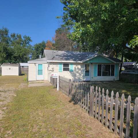 1673 Dartmouth Rd., Saint Helen, MI 48656