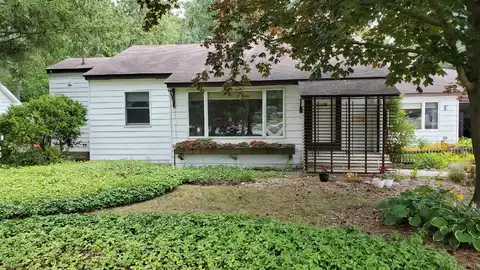 3702 Woodlawn Street, Midland, MI 48640