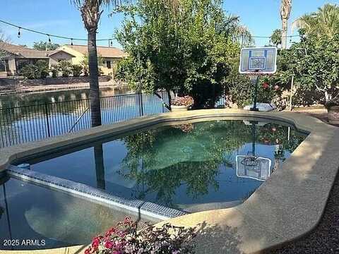 634 E BELLERIVE Place, Chandler, AZ 85249