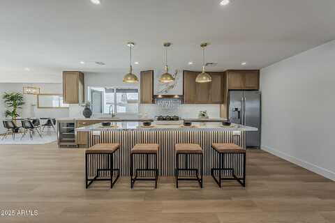 5028 W SHANGRI LA Road, Glendale, AZ 85304