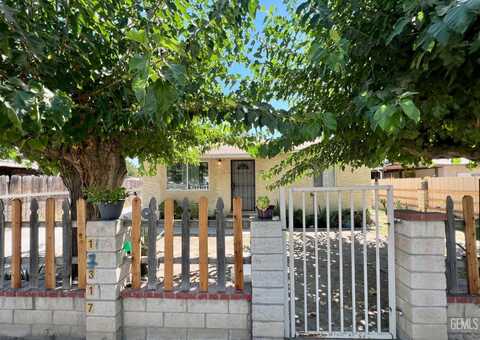 11317 Rose Street, Lamont, CA 93241