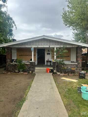 611 Grace Street, Bakersfield, CA 93305
