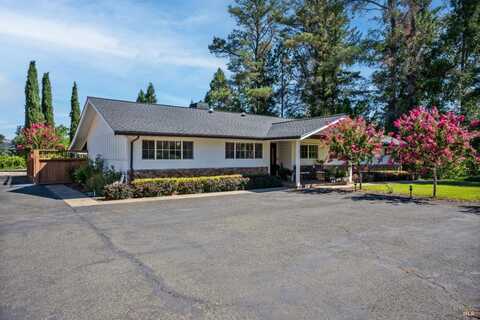 940 Bel Arbres Drive, Redwood Valley, CA 95470