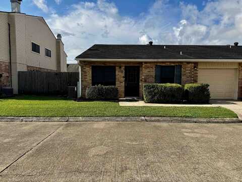 1132 Sunmeadow Dr, Beaumont, TX 77706
