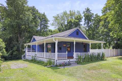 49 Revilla Ter, Pittsfield, MA 01201