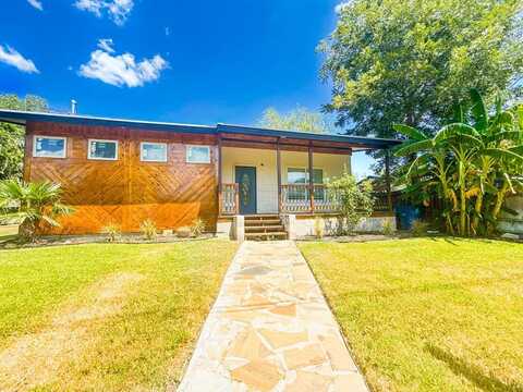 704 W Clare, Beeville, TX 78102