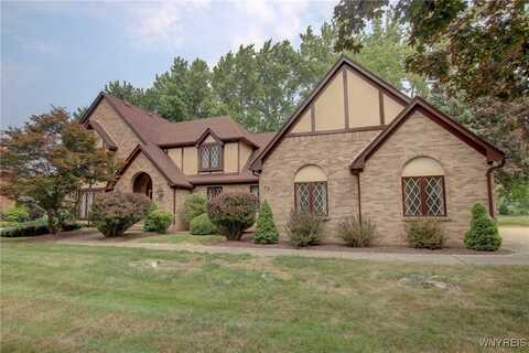 42 Fox Chapel Drive, Orchard Park, NY 14127