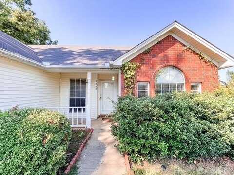 2500 Cherry Creek Cir, Bryant, AR 72022