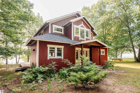 17470 SMOKEY HOLLOW ROAD, TRAVERSE CITY, MI 49686