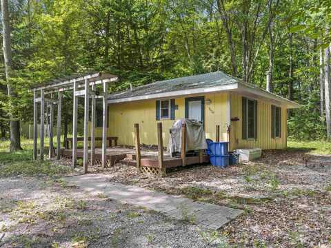 3530 WARREN ROAD, BEULAH, MI 49617